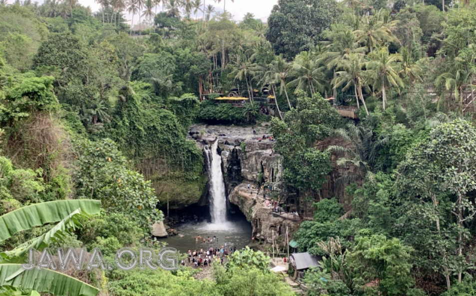 Keindahan Air Terjun Tegenungan Bali