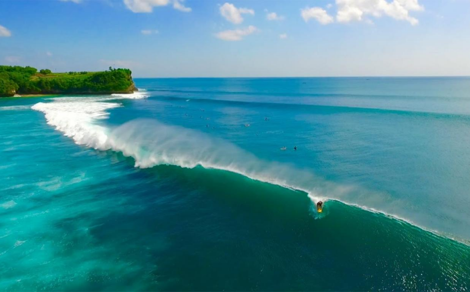 Keindahan Alam di Pantai Balangan Bali