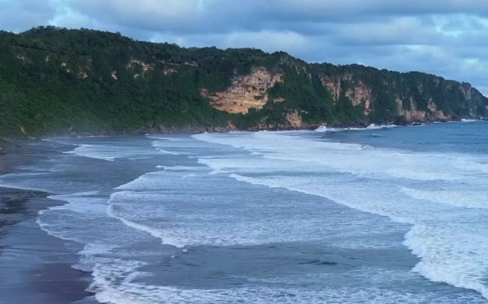 Harga Tiket Masuk Pantai Parangtritis dan Aktivitas Sekitarnya