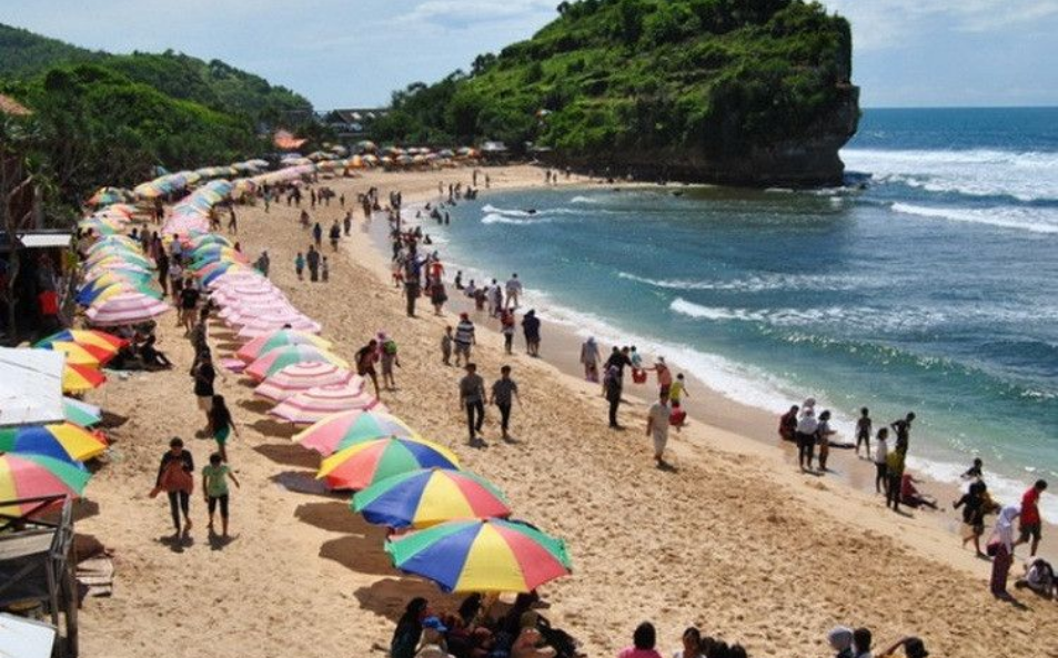 Pantai Indrayanti: Surga Pantai di Gunungkidul