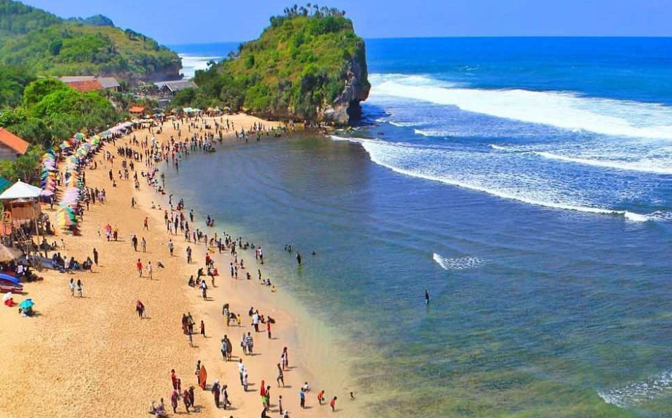 Menguak Pesona Tersembunyi Pantai Indrayanti di Gunungkidul