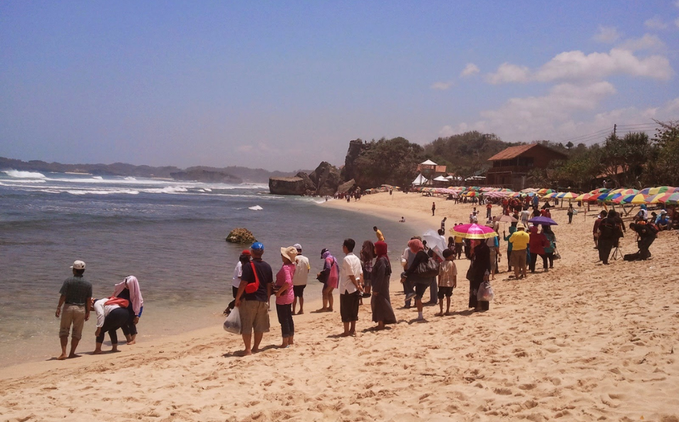 Menguak Pesona Tersembunyi Pantai Indrayanti di Gunungkidul