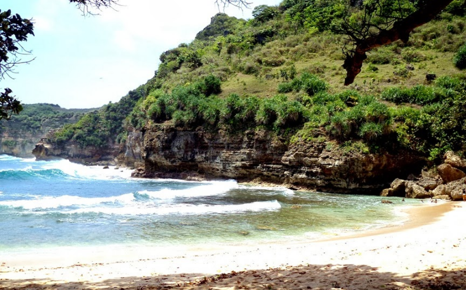 Pantai Ngetun: Surga Tersembunyi di Gunung Kidul