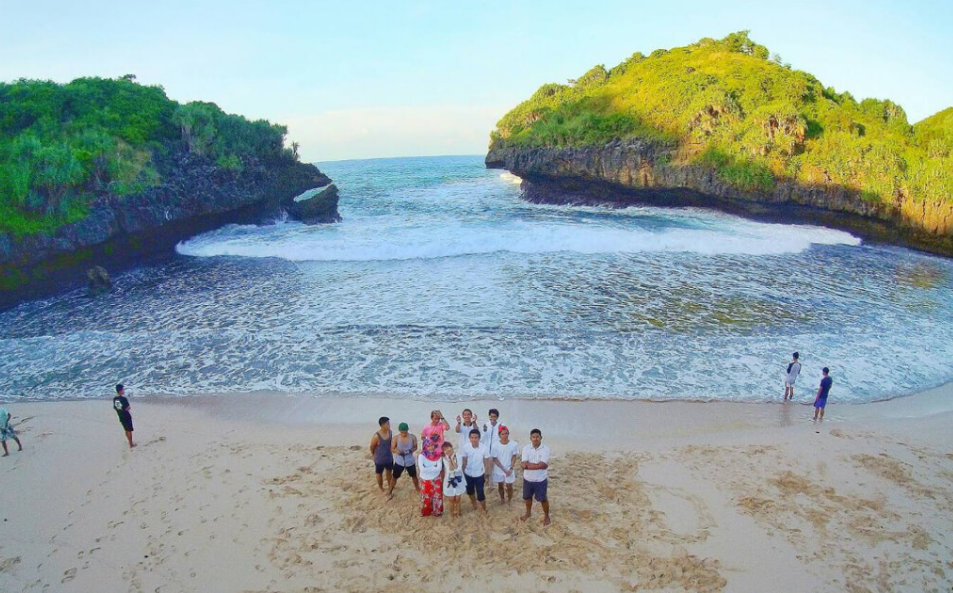 Pantai Sedahan: Hidden Gem di Gunung Kidul yang Memukau