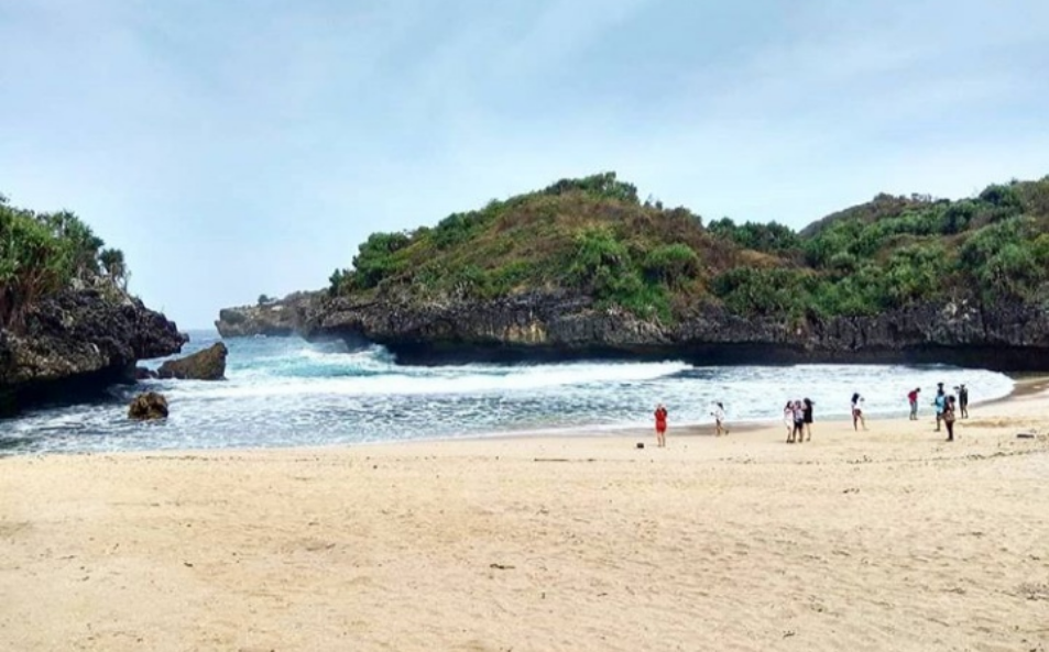Pantai Sedahan: Hidden Gem di Gunung Kidul yang Memukau